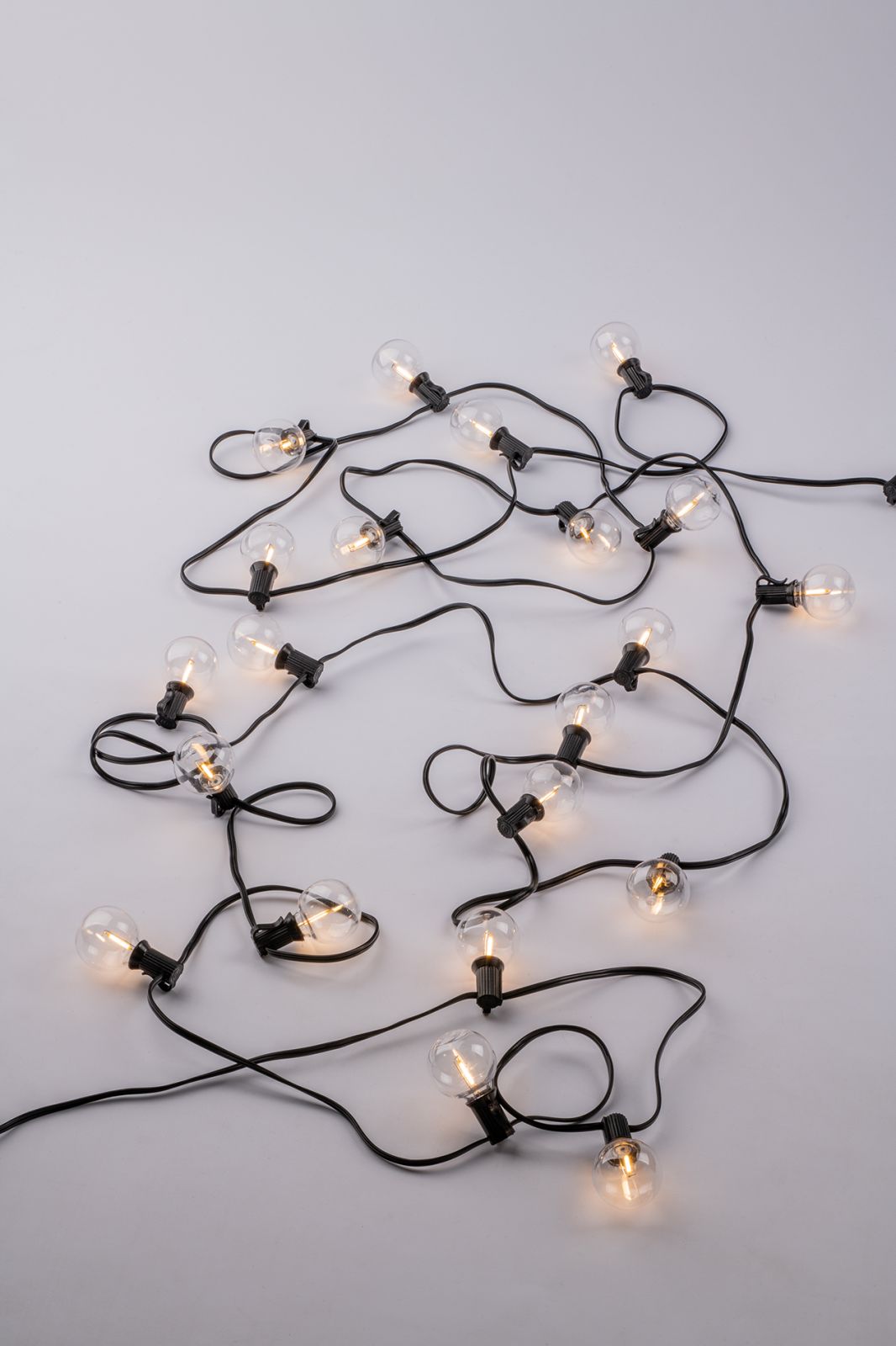 Stringa elettrificata per esterno IP44 con PANNELLO SOLARE cavo in PVC 7.62 metri lampade E12 incluse 3000°k PICNIC Stringa elettrificata per esterno IP44 con PANNELLO SOLARE cavo in PVC 7.62 metri lampade E12 incluse 3000°k PICNIC